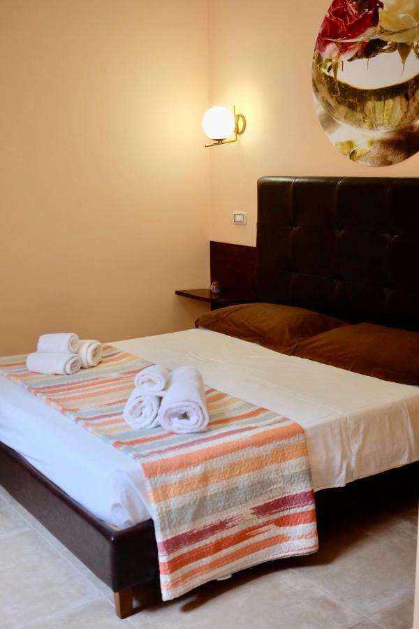 4 Balconi Liberty Apartments Lecce Bagian luar foto