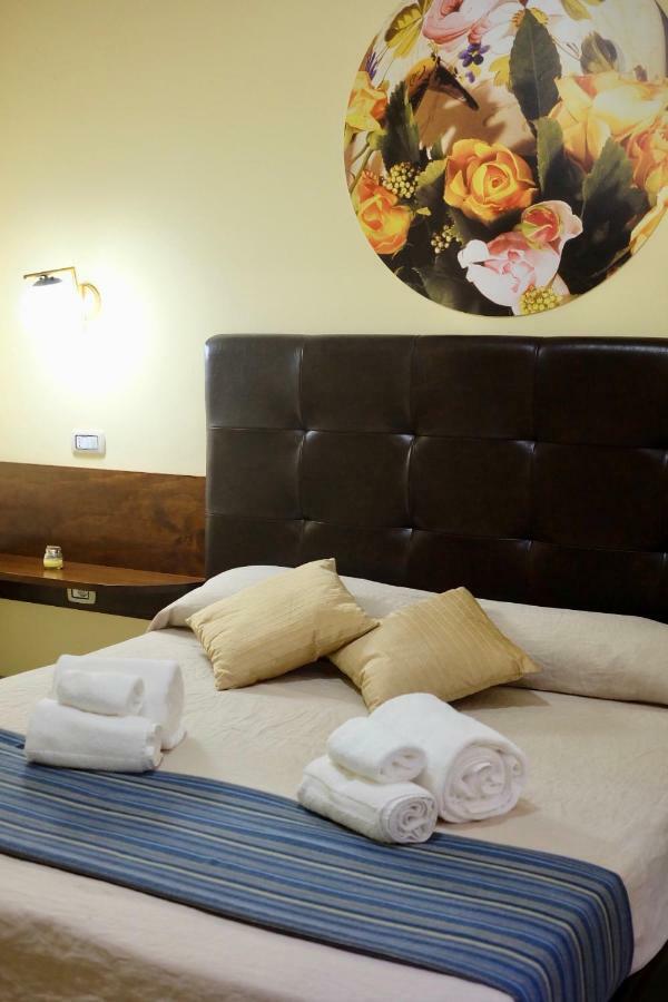 4 Balconi Liberty Apartments Lecce Bagian luar foto