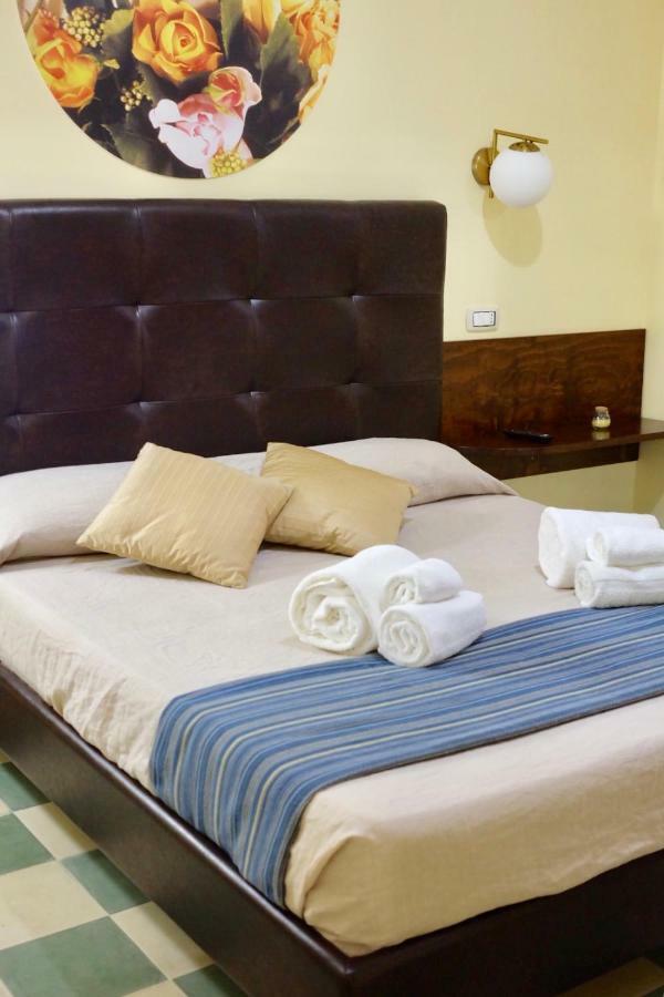 4 Balconi Liberty Apartments Lecce Bagian luar foto